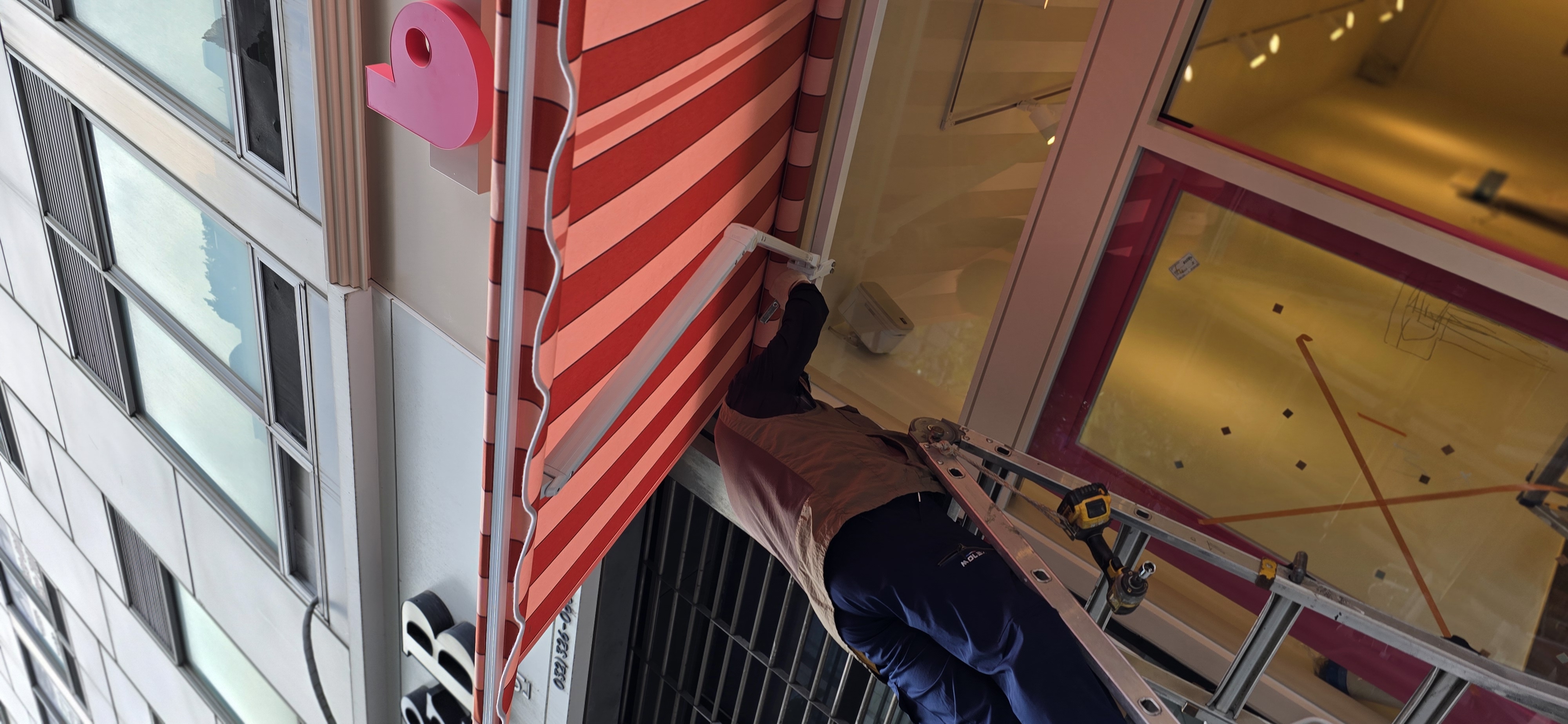 고정식어닝,접이식어닝,유일어닝,전국시공,서울 경기,일산시공,최저가,품질보장,Banapresso 어닝,부천점